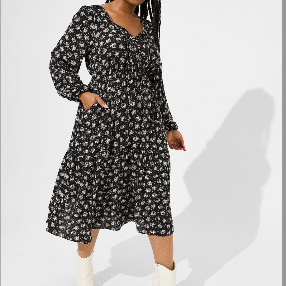 MIDI LONG SLEEVE DRESS W/ POCKETS - ROSE BLACK FLORAL - NEW WITH TAG